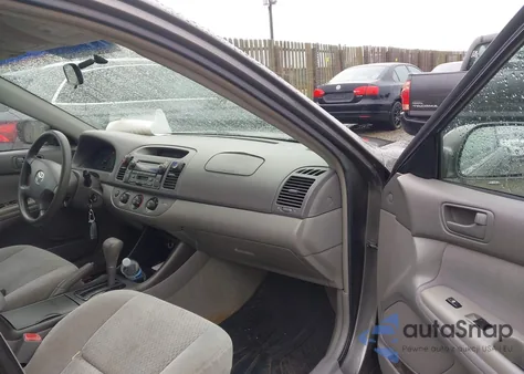 2004 Toyota Camry Le V6 из США, поврежденный, VIN 4T1BF30K74U575863